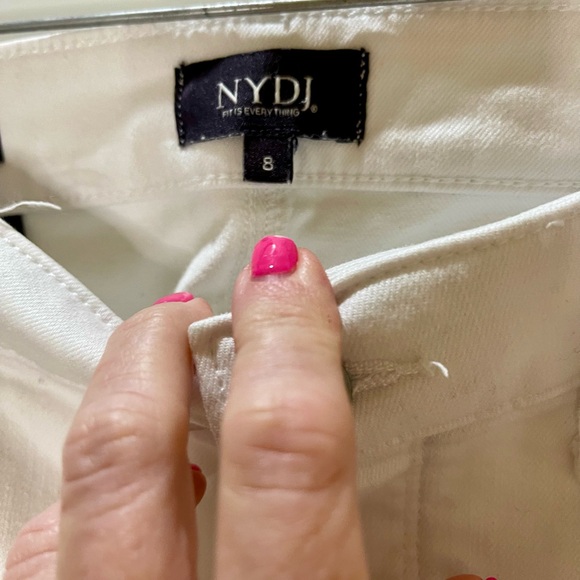 NYDJ White Jeans Capri Mid Rise Cuffed Stretch Size 8 - Picture 2 of 6